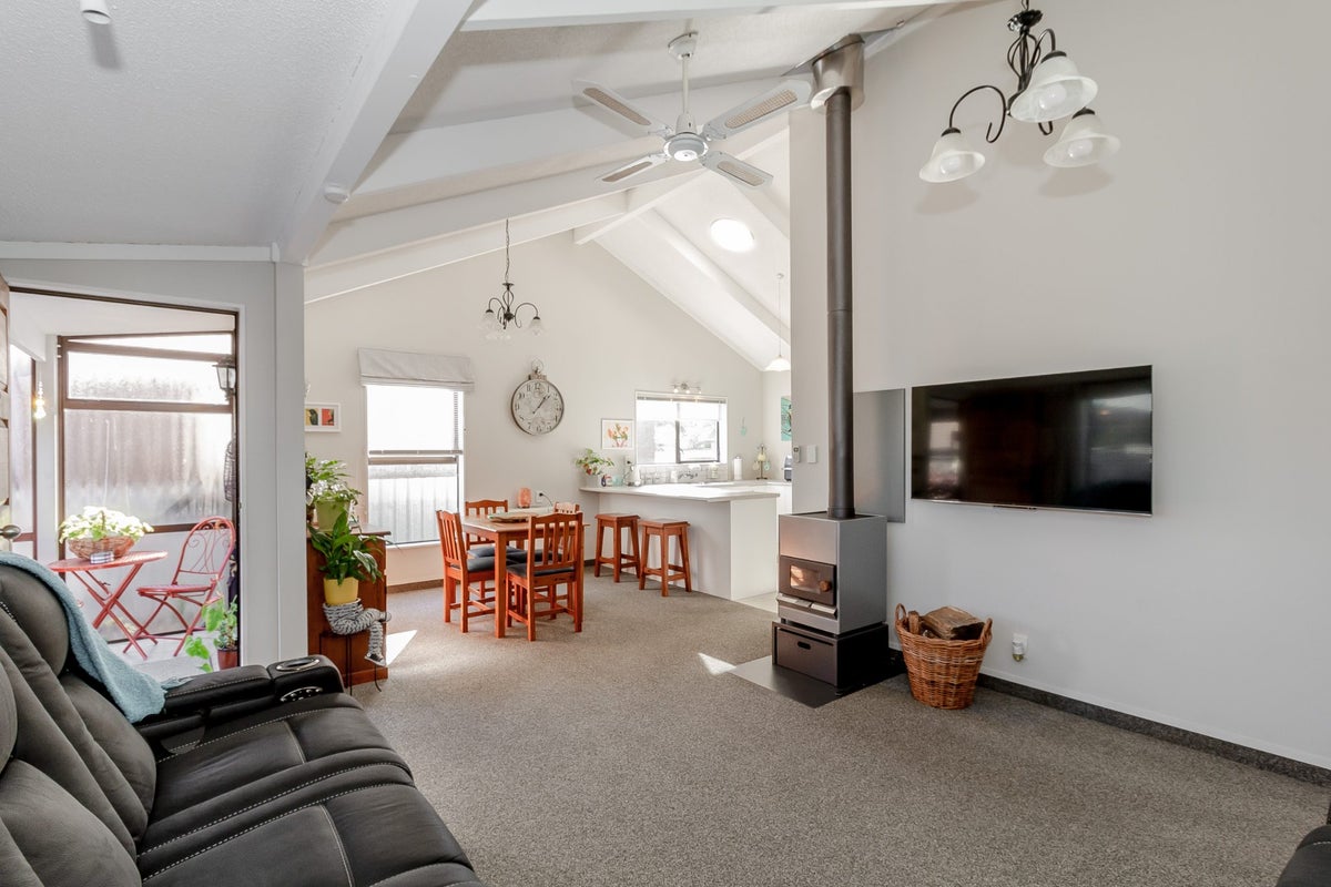 4/35 Georges Drive, Napier South, Napier - Carousel 1
