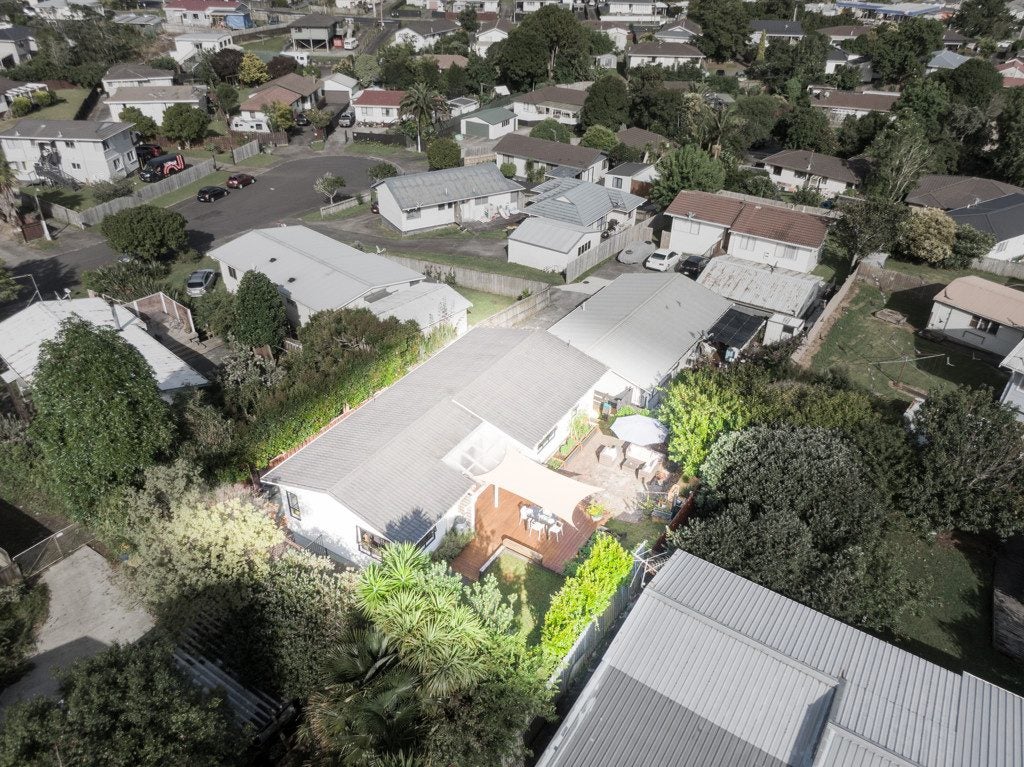 1/11 Wally Nola Place, Henderson, Auckland - Carousel 22