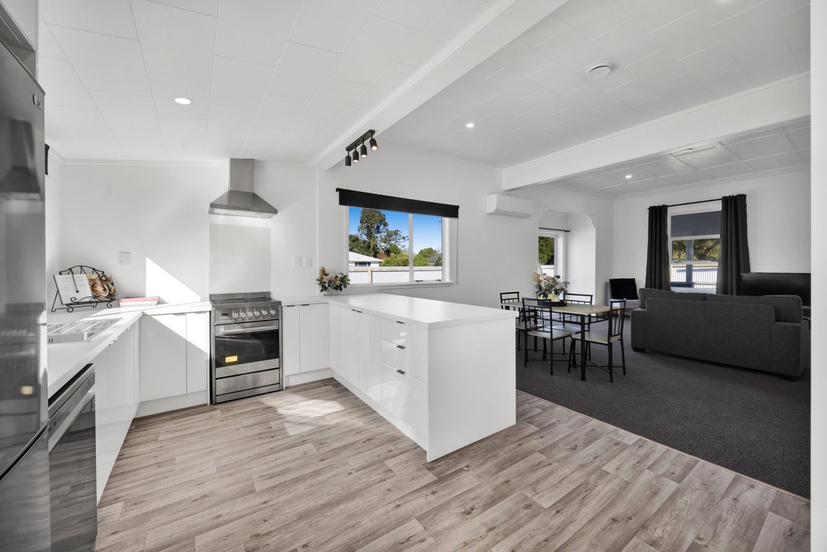 2 Burns Street, Hawera, Hawera - Carousel 2