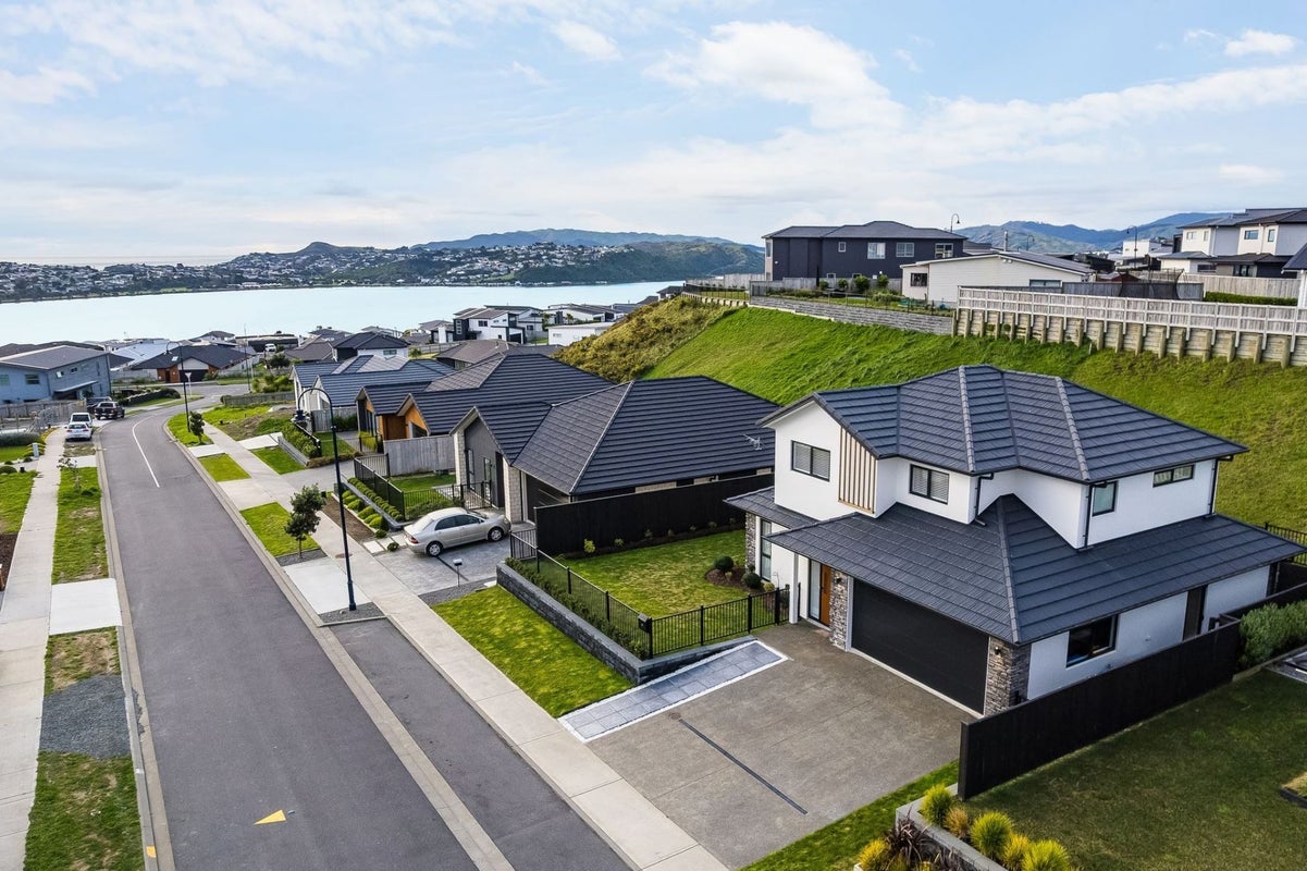 11 Te Hoiere Street, Aotea, Porirua - Carousel 29