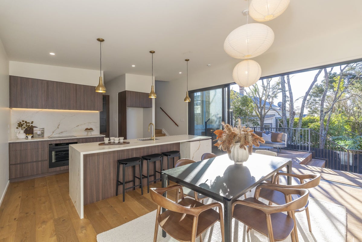 5 Grosvenor Street, Grey Lynn, Auckland - Carousel 2