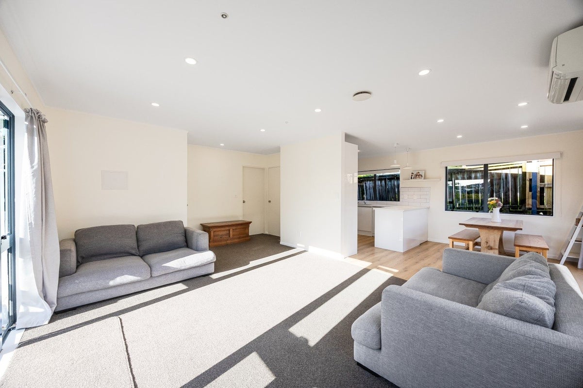 15B Greta Place, Stanmore Bay, Whangaparaoa - Carousel 2