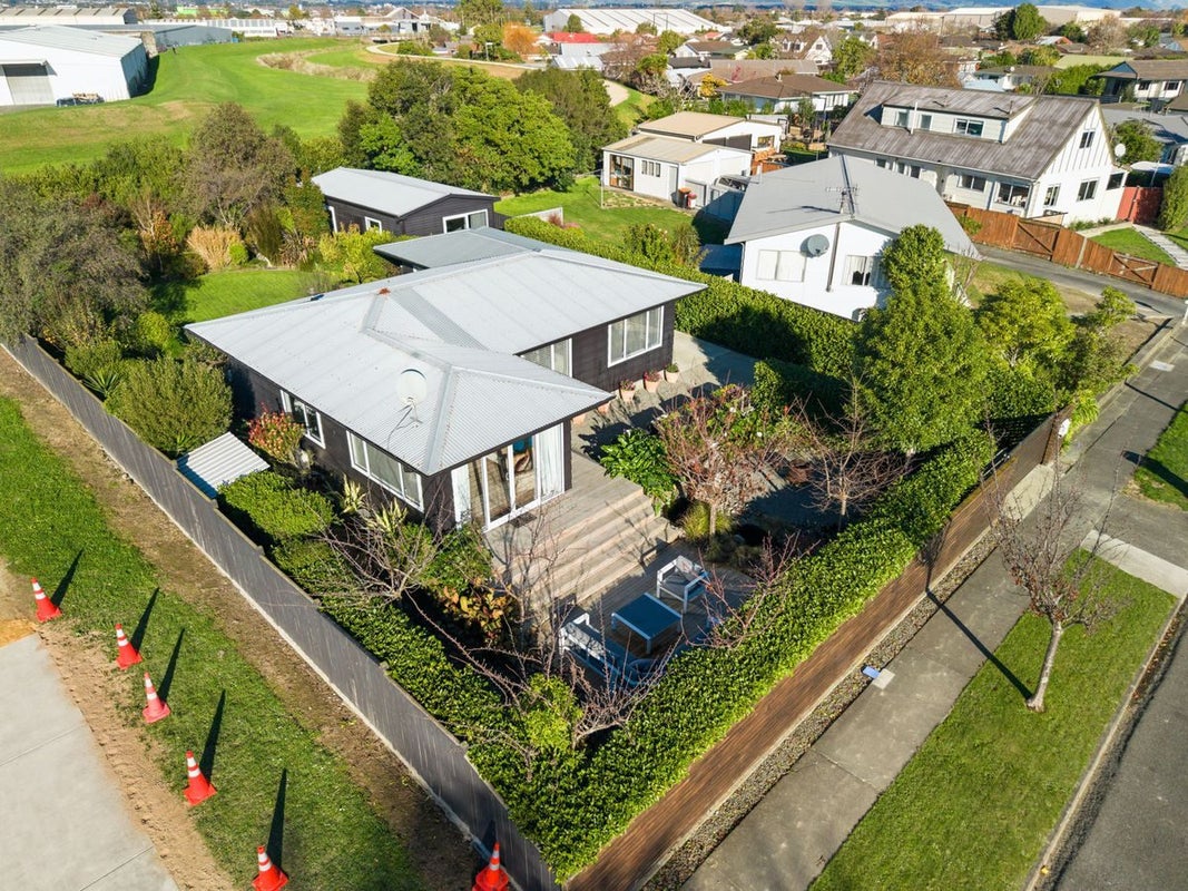 41 Rosedale Crescent, Cloverlea, Palmerston North - Carousel 39