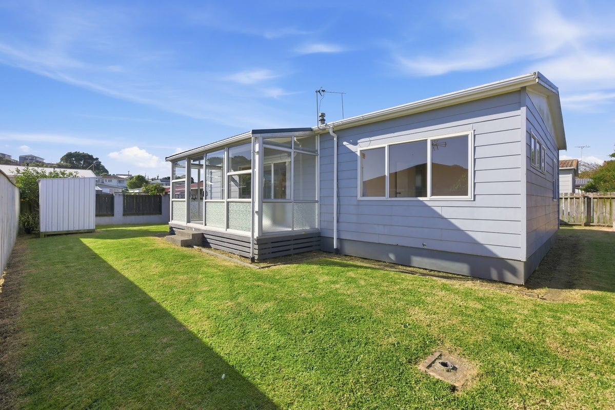 92A Ngamotu Road, Spotswood, New Plymouth - Carousel 1