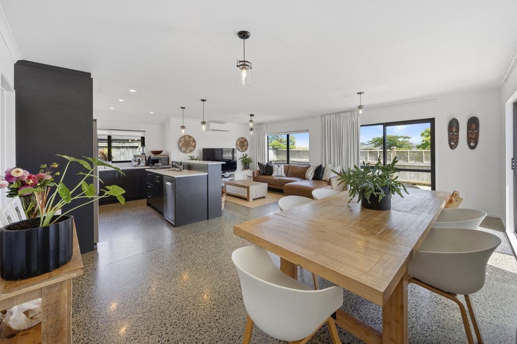 35 Remana Crescent, Huapai, Kumeu - Carousel 1