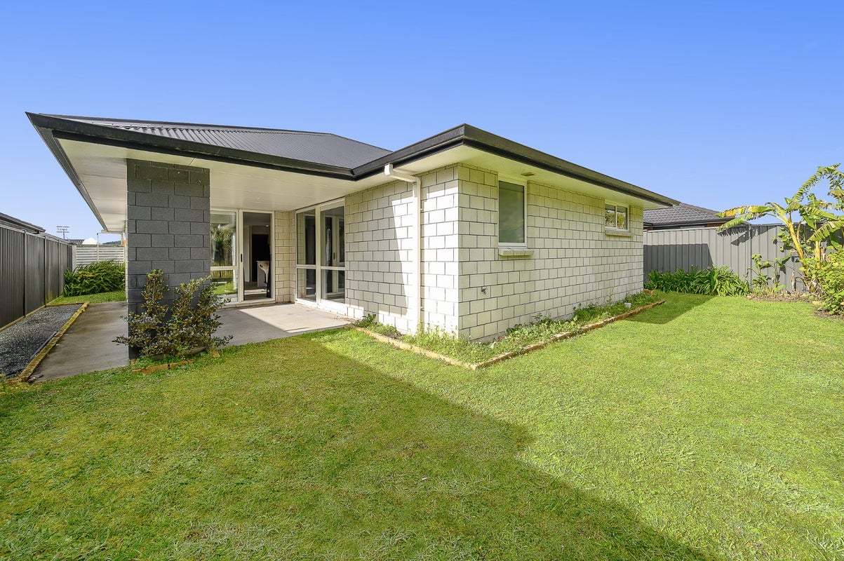 16 RABY LANE, Pyes Pa, Tauranga - Carousel 2