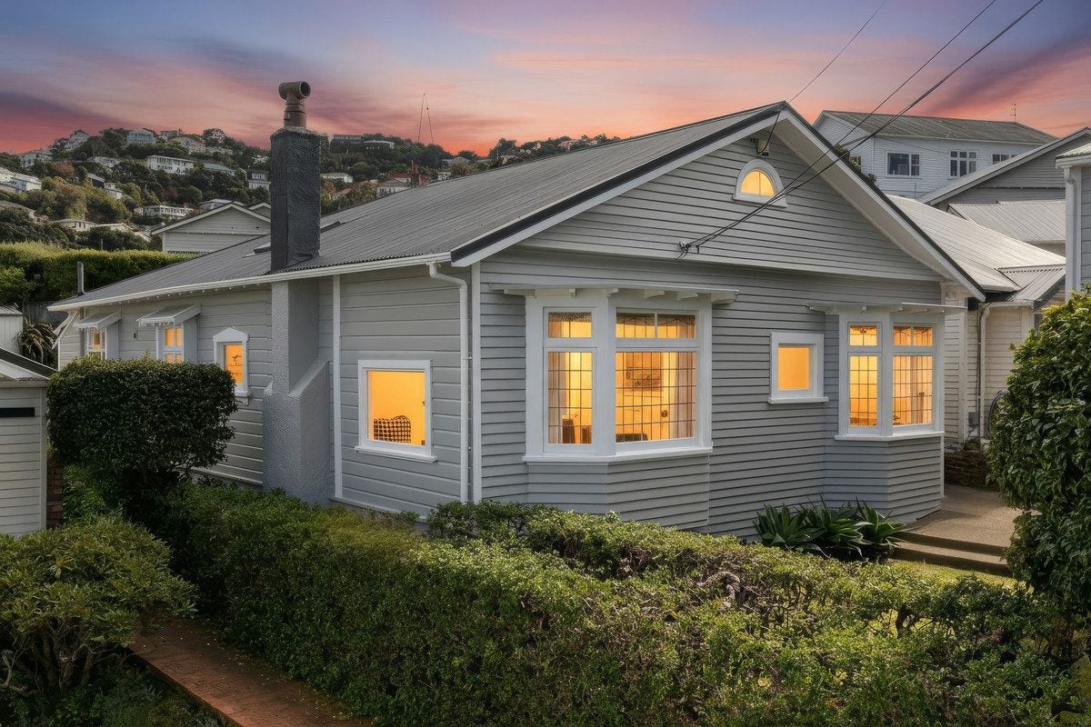 28 Arawa Road, Hataitai, Wellington - Carousel 1