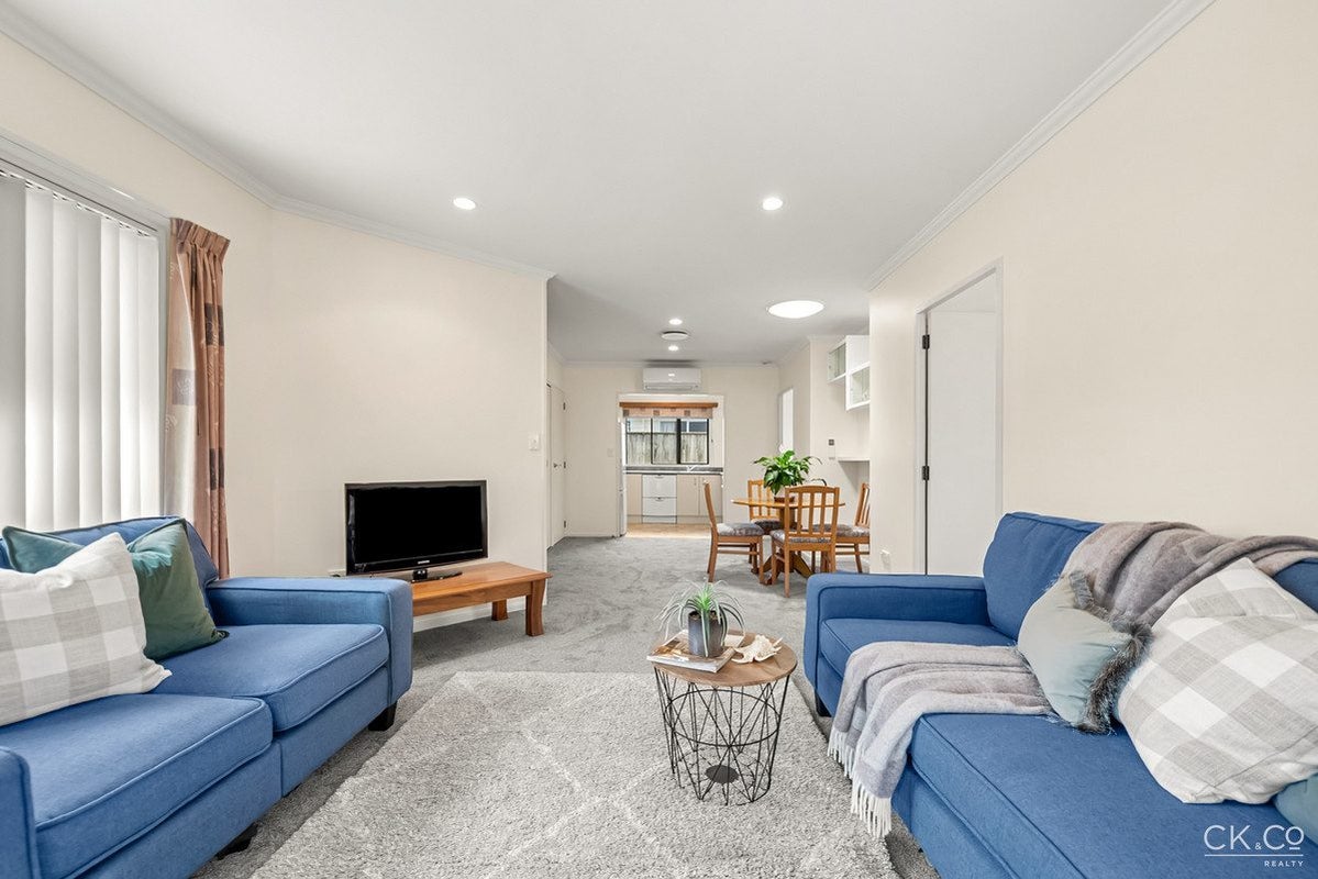 20/58A MOLESWORTH ST, TAITA, LOWER HUTT - Carousel 2