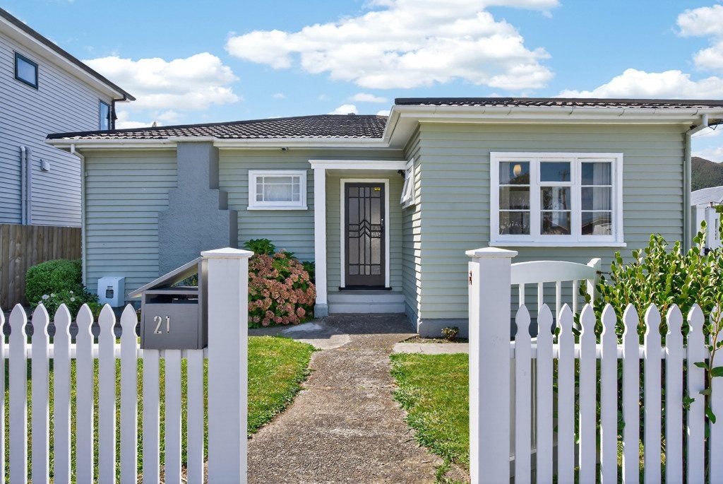 21 Leighton Avenue, Waiwhetu, Lower Hutt - Carousel 21