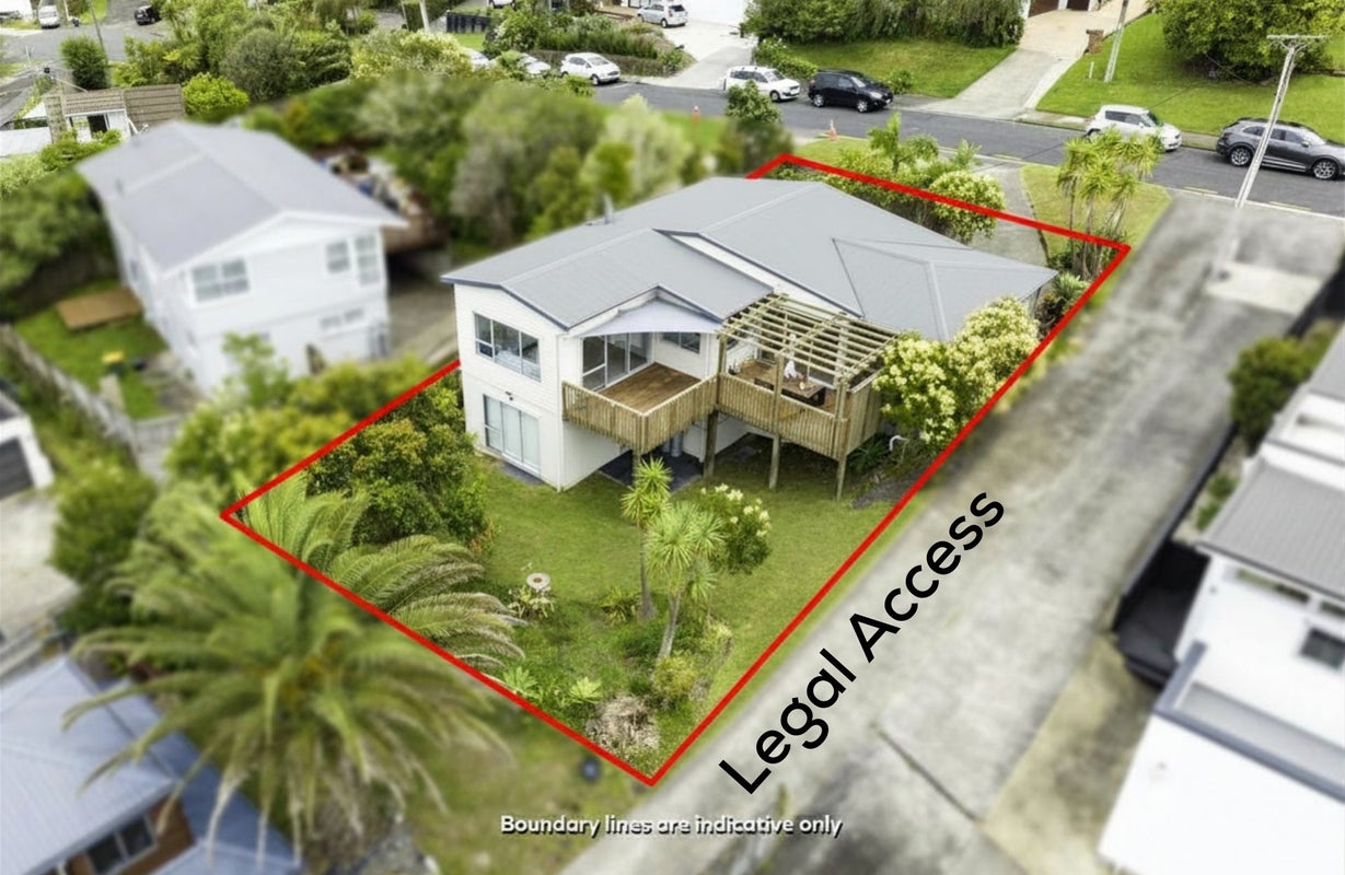 24 Kiteroa Terrace, Rothesay Bay, Auckland - Carousel 1