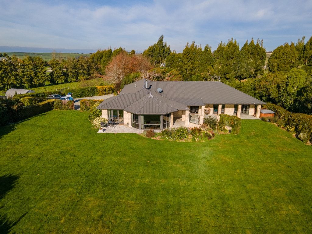 108 Spur Road, Hadlow, Timaru - Carousel 1