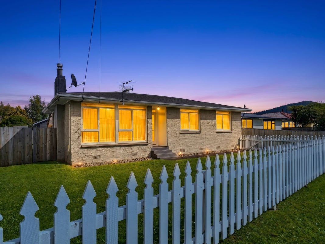 8 Kahu Street, Utuhina, Rotorua - Carousel 1