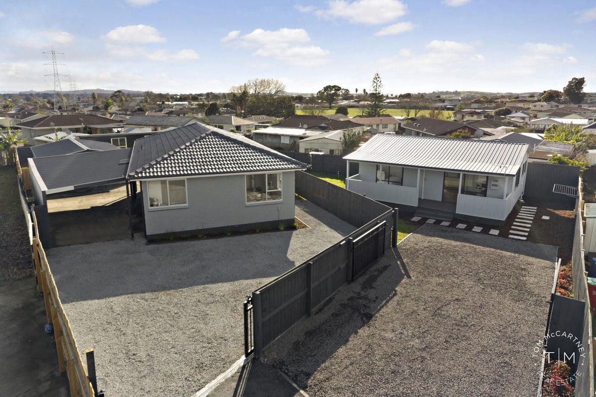 11 Darnell Crescent, Clover Park, Auckland - Carousel 1
