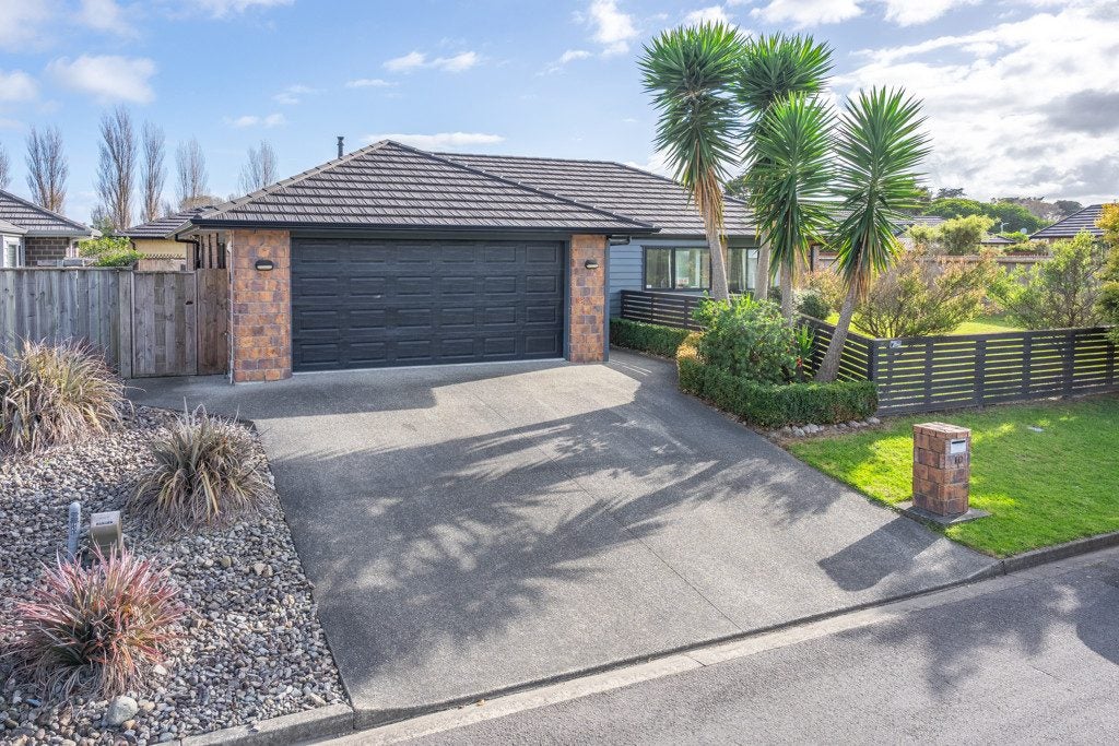 10 Moy Place, Otaki - Carousel 18