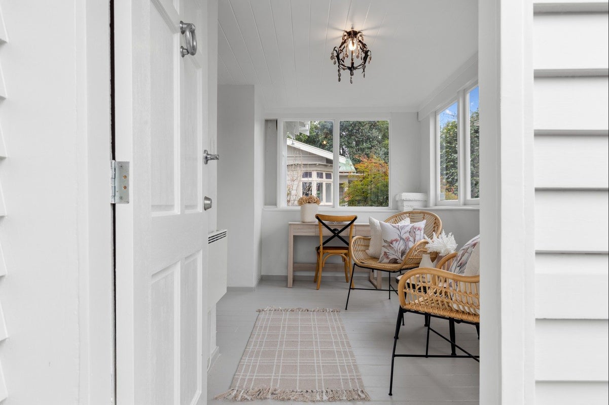 36 Kingswood Street, Takaro, Palmerston North - Carousel 2