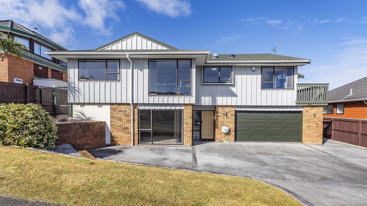 20 Halladale Road, Papakowhai, Porirua - Carousel 1