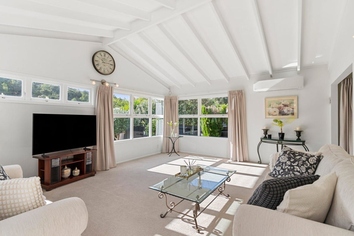 6 Vandeleur Avenue, Birkdale, Auckland - Carousel 2