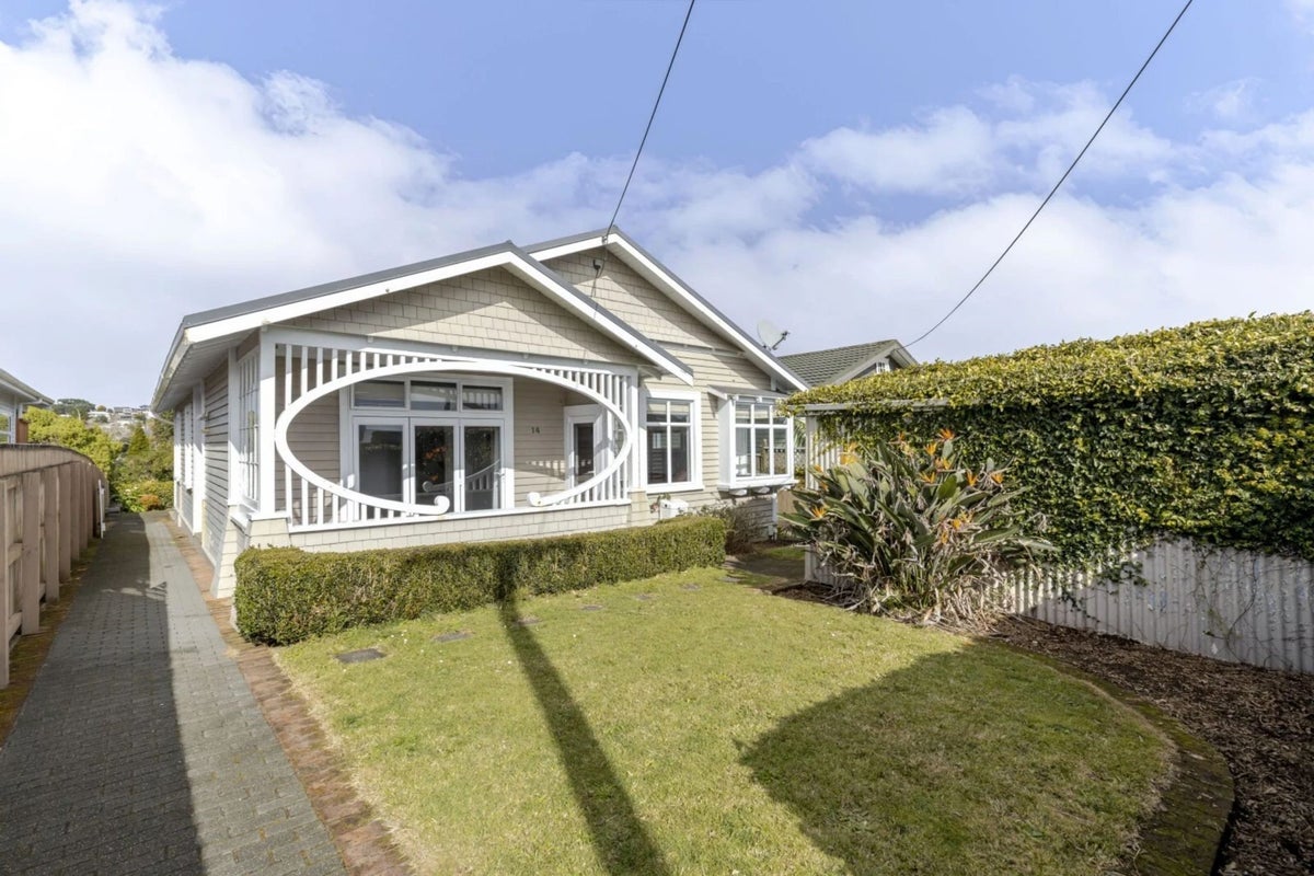 14 Ngaio St, Strandon, New Plymouth, Taranaki - Carousel 1
