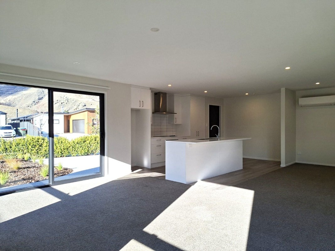 8 Wallis Drive, Cromwell, Cromwell - Carousel 2