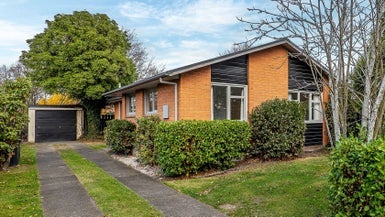 38 Clivedon Place, Redwood, Christchurch - Carousel 1