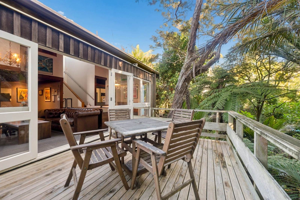 26 McDowell Crescent, Hillcrest, Auckland - Carousel 1