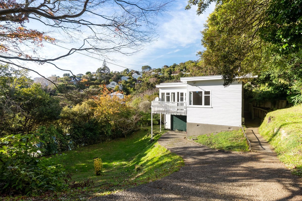 12 Lytton Street, Wadestown, Wellington - Carousel 1