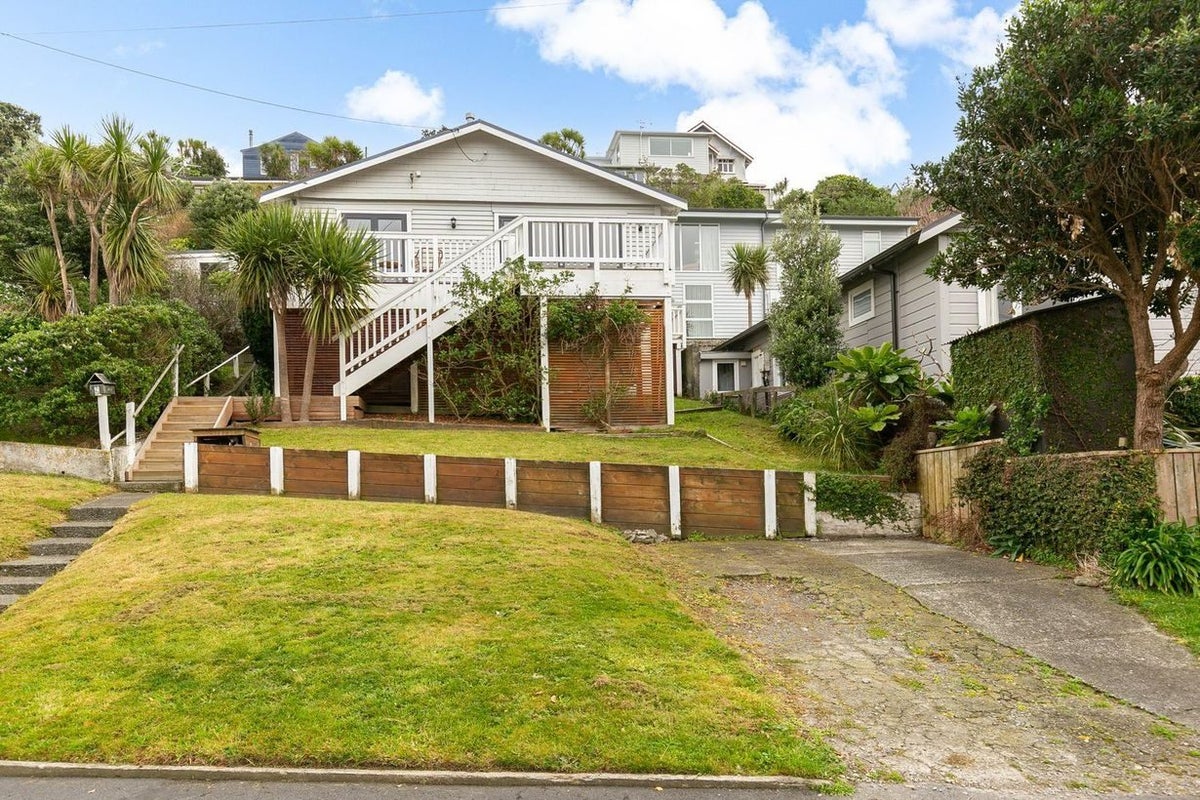 94 Eden Street, Island Bay, Wellington - Carousel 26