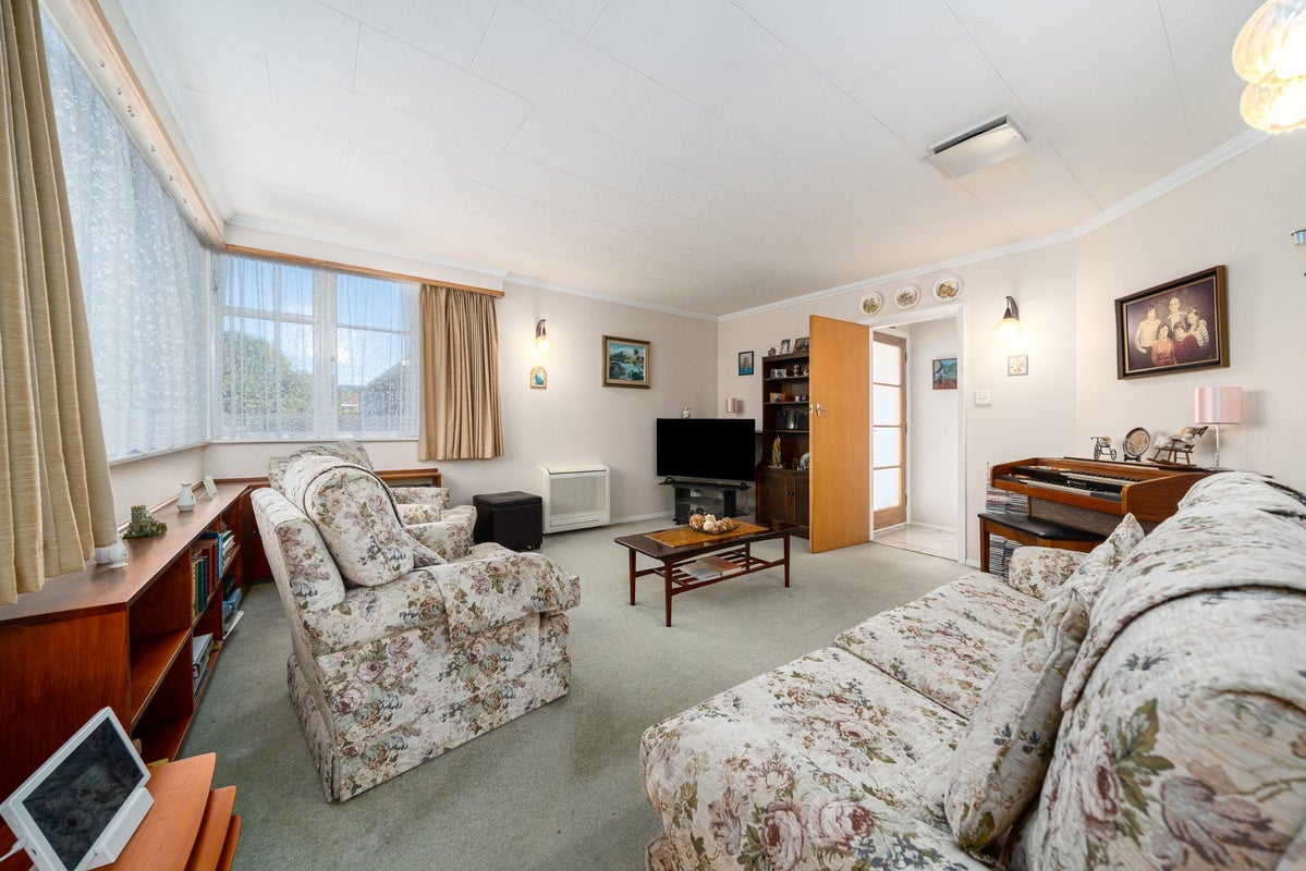 57 Hudson Avenue, Ebdentown, Upper Hutt - Carousel 2