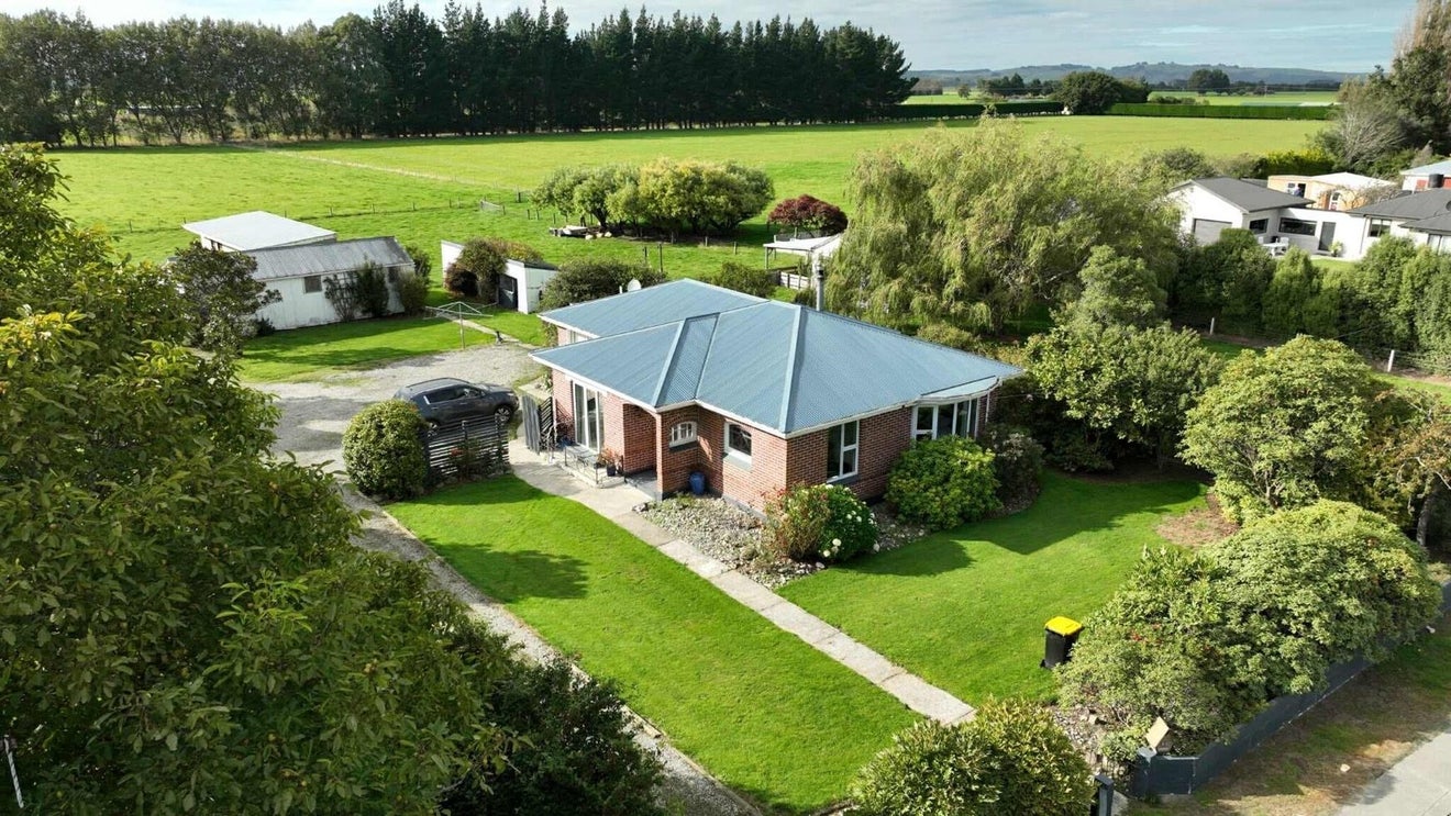 93 Seaward Road, Edendale - Carousel 1