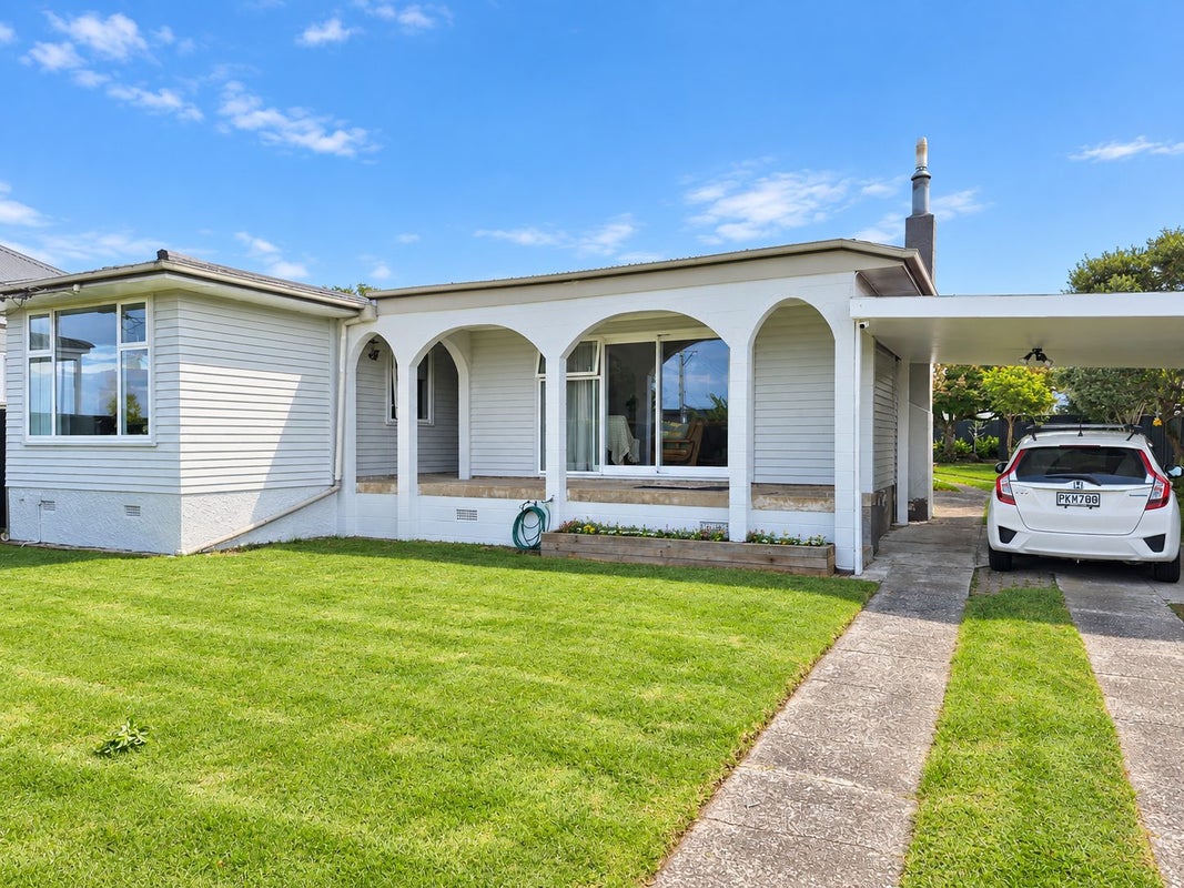 189 Riverside Avenue, Point England, Auckland - Carousel 1