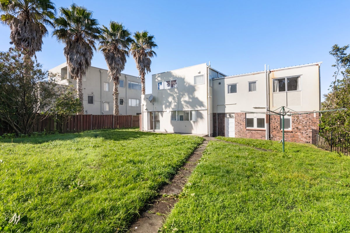 127 Clovelly Road, Bucklands Beach, Auckland - Carousel 23
