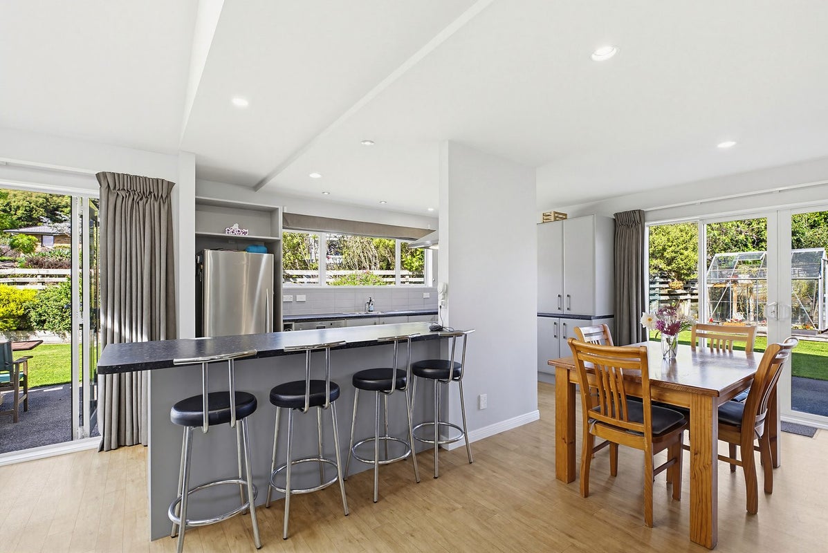 4 Botany Lane, Whitby, Porirua - Carousel 2