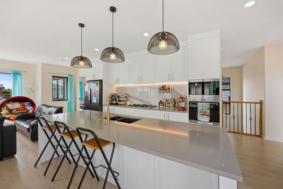 102 Thomas Road, Flat Bush, Manukau City, Auckland - Carousel 2