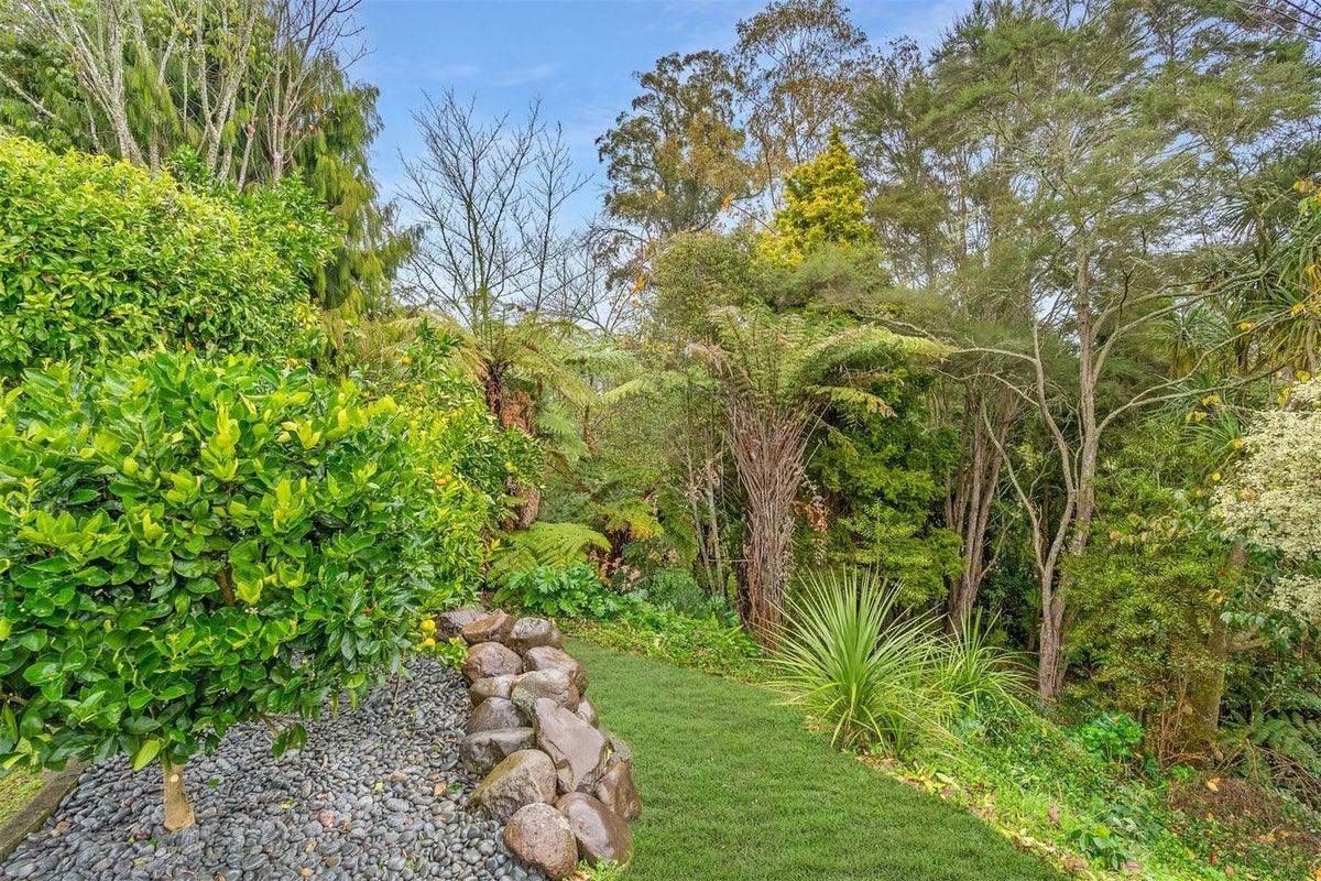 24 Splitt Avenue, Glenview, Hamilton - Carousel 2