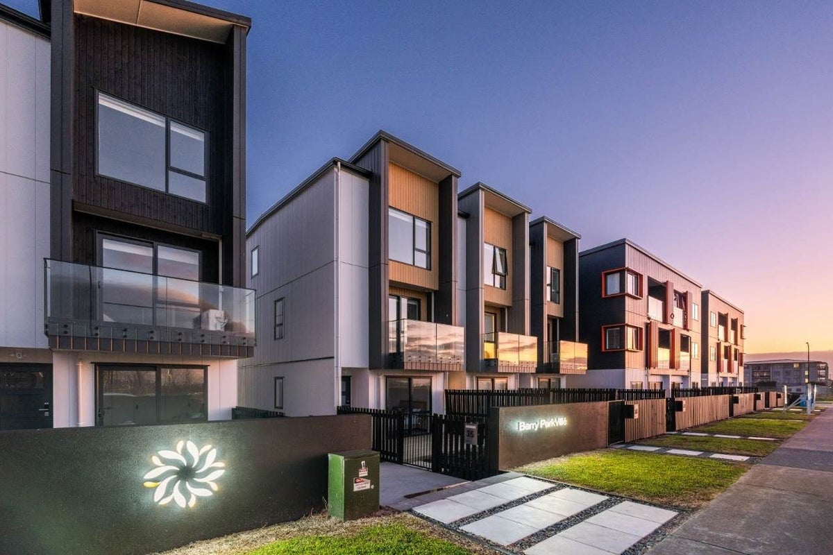 41 Flat Bush School Road, Flat Bush, Auckland - Carousel 1