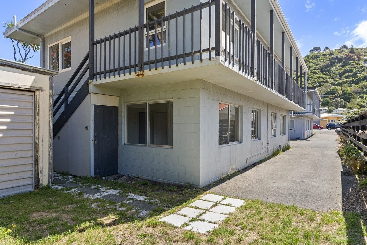 5/175 Queens Drive, Lyall Bay, Wellington - Carousel 2