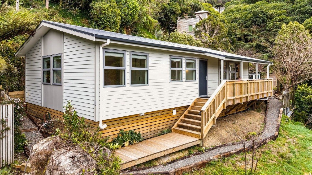 8 Mount Pleasant Road, Aro Valley, Wellington - Carousel 1