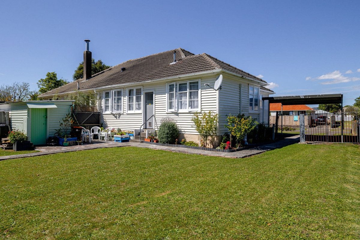 39 Andrew Avenue, Roslyn, Palmerston North - Carousel 1