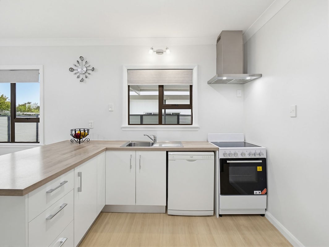 36 Nottingham Avenue, Awapuni, Palmerston North - Carousel 2