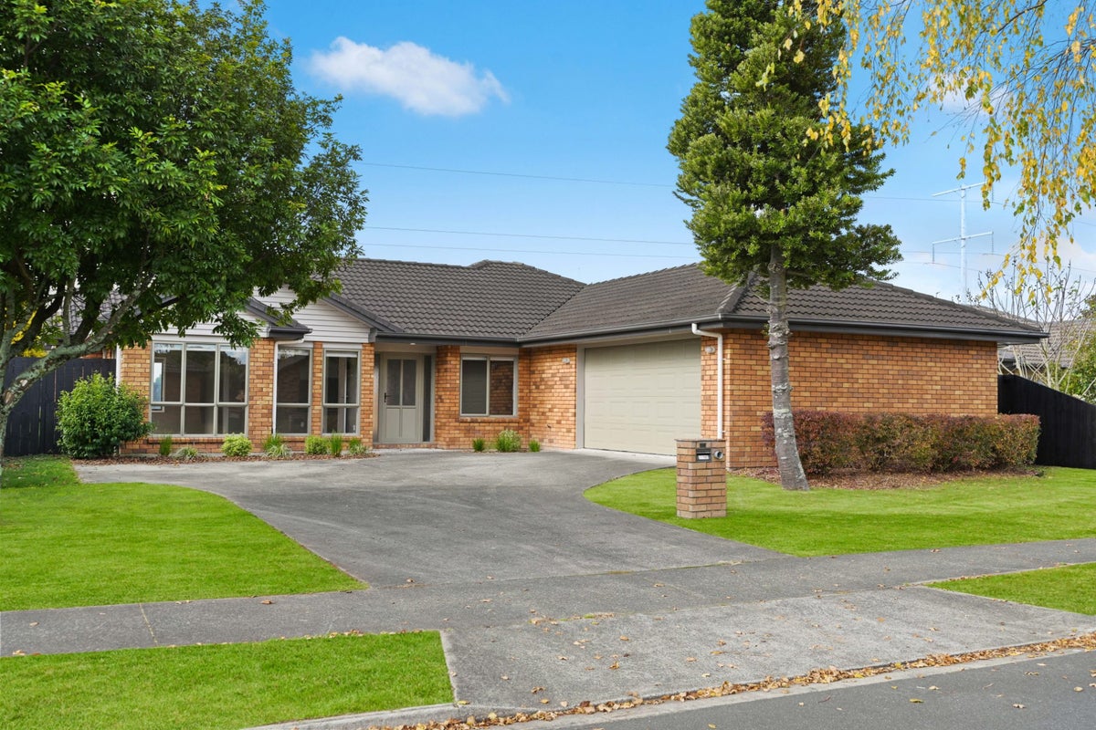 55 Wiltshire Drive, Huntington, Hamilton - Carousel 1
