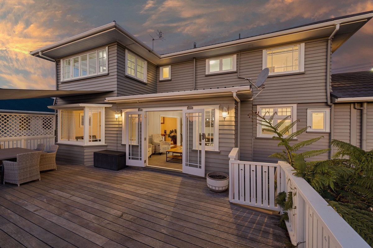 26 Baring Terrace, Strandon, New Plymouth, Taranaki - Carousel 1