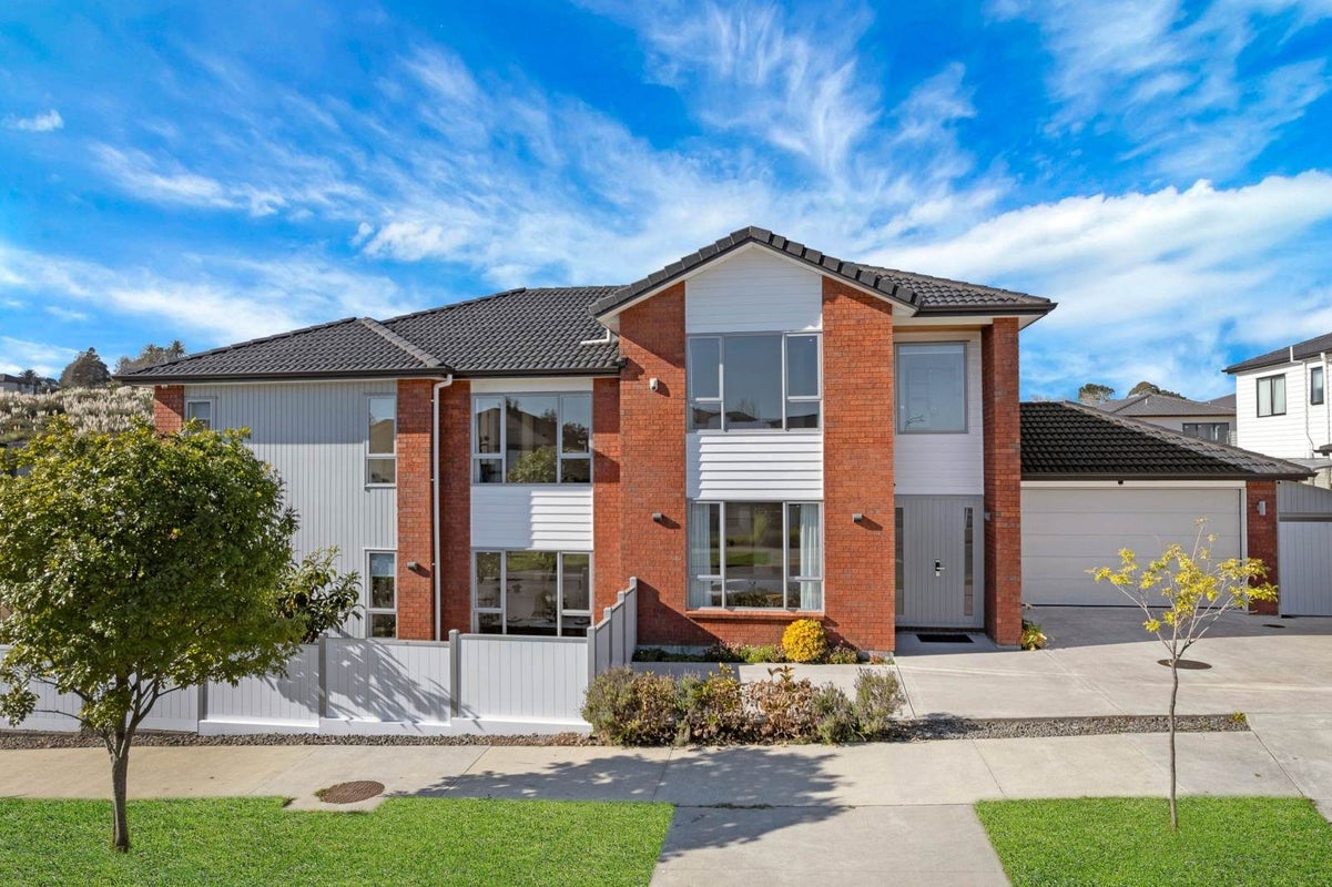 1 Obelus Road, Flat Bush, Auckland - Carousel 1
