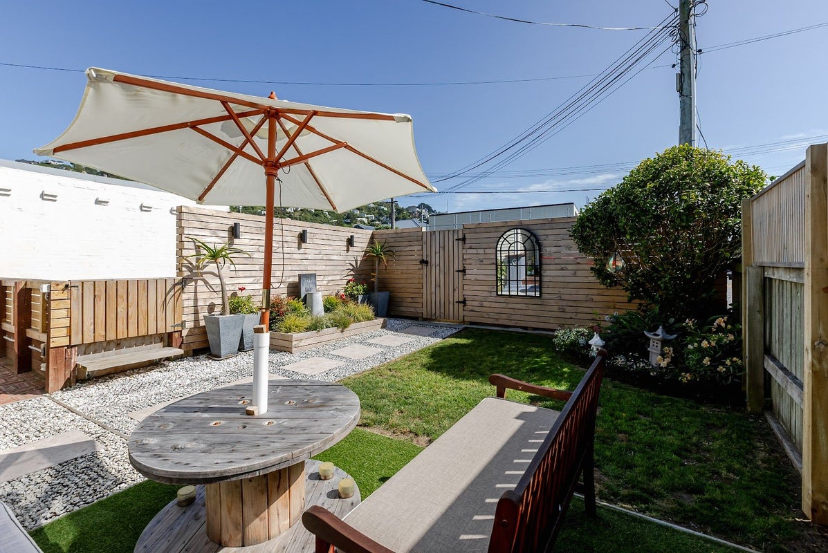 9 Wha Street, Lyall Bay, Wellington - Carousel 2