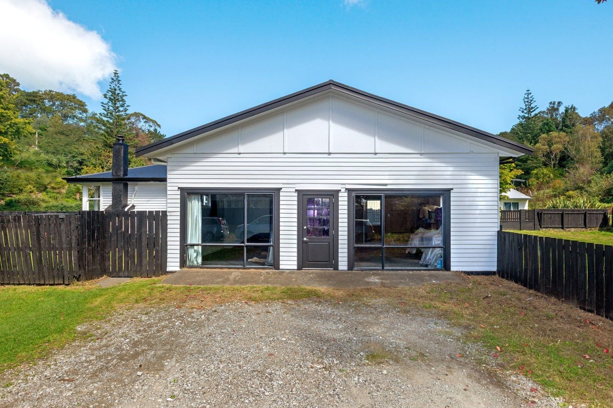 57 Endcliffe Road, Kaiti, Gisborne - Carousel 22