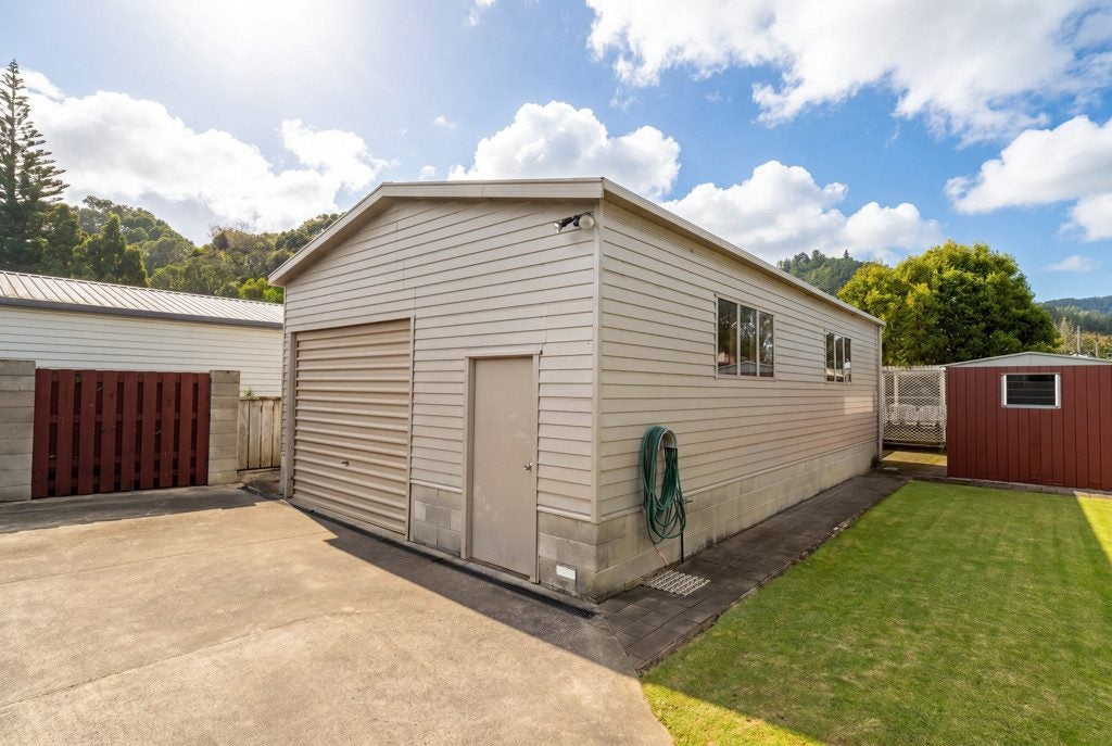 5 West Crescent, Te Puru, Thames - Carousel 2