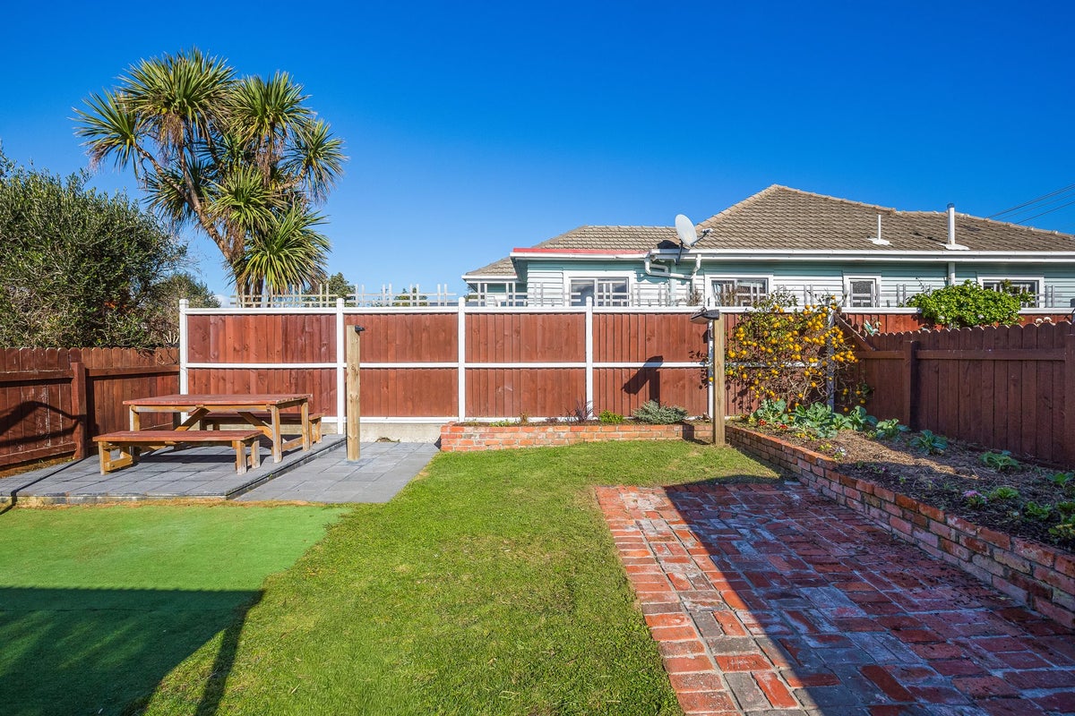 39 Humber Street, Island Bay, Wellington - Carousel 2