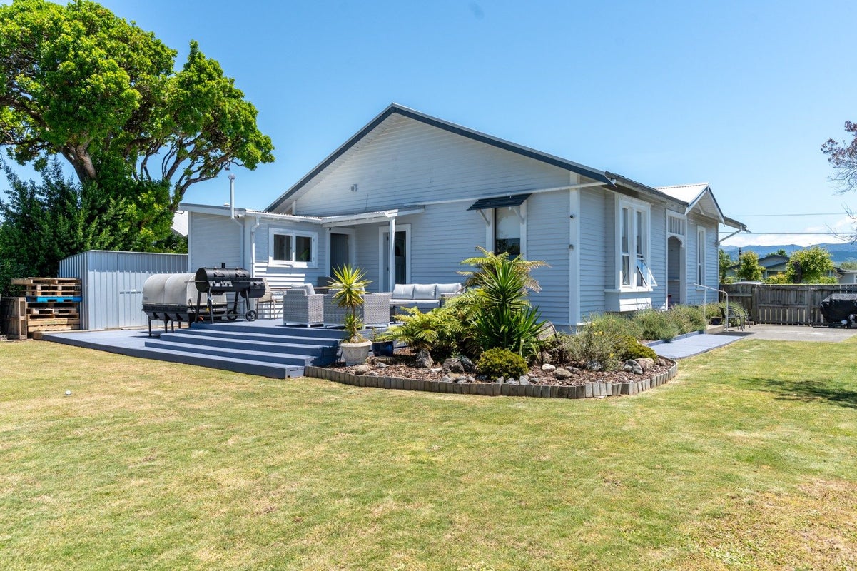 9 Garrison Street, Carterton - Carousel 1