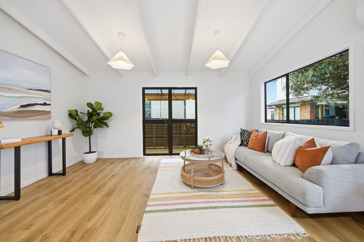 37A Range View Road, Mount Albert, Auckland - Carousel 2
