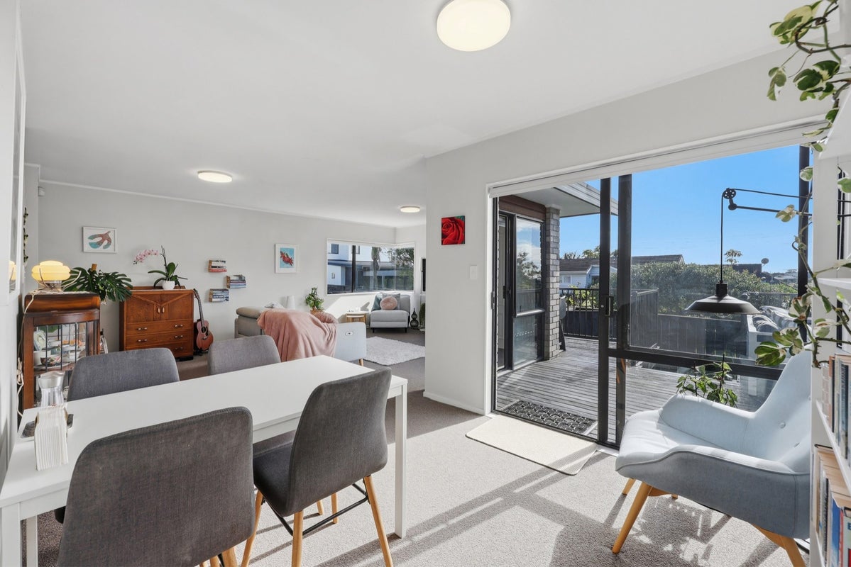 2/102 SANDSPIT ROAD, Shelly Park, Auckland - Carousel 2