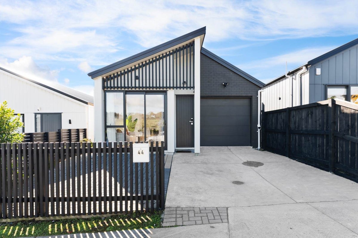 44 Biokovo Street, Massey, Auckland - Carousel 20